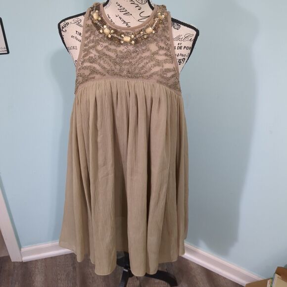Anthropologie Dresses & Skirts - Moulinette Soeurs Anthropologie 6 Taupe Gold Sequin Dress Swing Cocktail EUC
